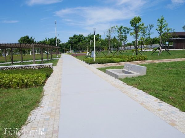 綠映水漾公園3.JPG