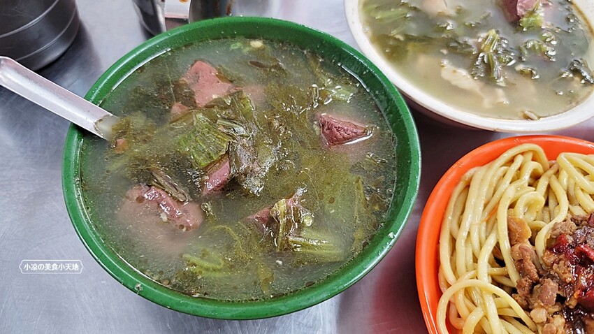 在地達人帶路!台中老字號人氣傳統早午餐,炒麵、肉燥飯、骨仔肉湯、綜合湯通通只要銅板價!