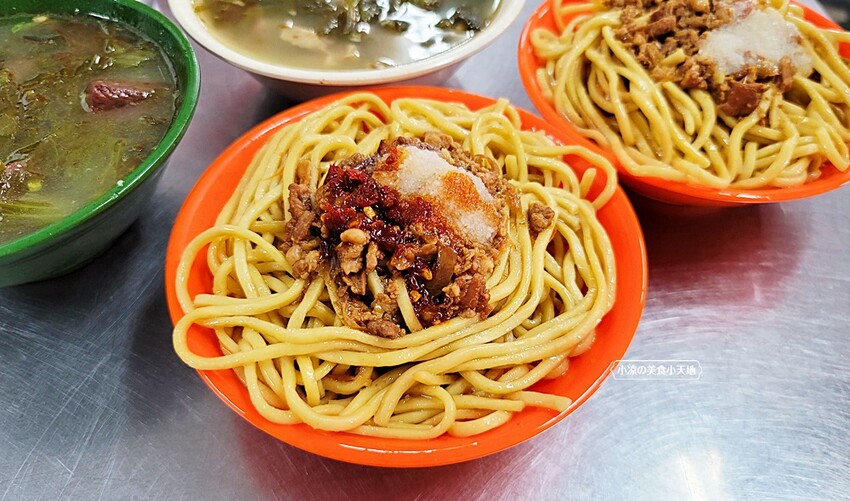 在地達人帶路!台中老字號人氣傳統早午餐,炒麵、肉燥飯、骨仔肉湯、綜合湯通通只要銅板價!