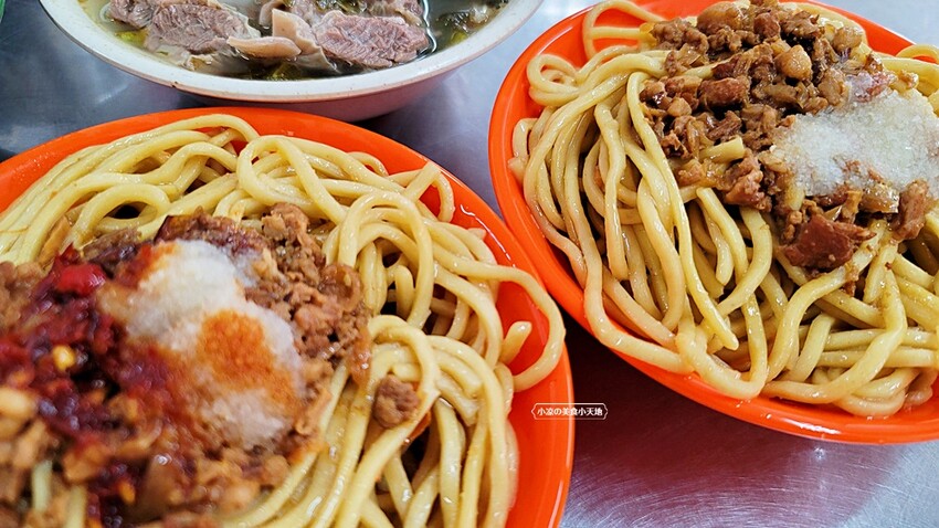 在地達人帶路!台中老字號人氣傳統早午餐,炒麵、肉燥飯、骨仔肉湯、綜合湯通通只要銅板價!