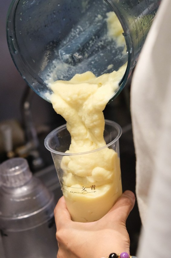 甲文青, 文青飲品, 雷蒙先生, 新鮮水果, 水果特調, 飲料推薦, 手搖飲推薦, 飲料外送,健行旗艦店, 台中美食, 台中飲料, 台中北區飲料, theEggy, 一顆蛋糕