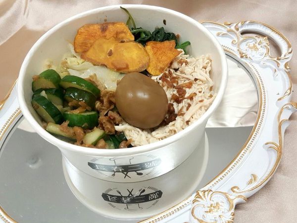 長春便當_古早味雞肉絲滷蛋飯盒 (5).jpg