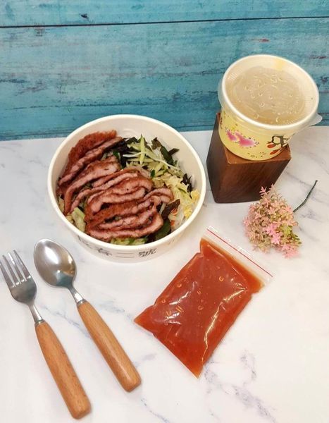 長春二號 越南香茅排骨乾拌米線 (1).jpg