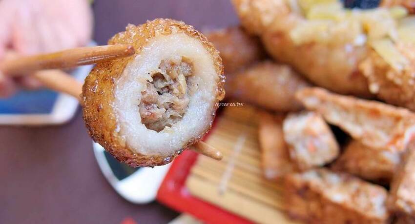 健美先生激炸滷味。先滷後炸人氣美食小吃，食尚玩家熱門推薦，必點冠軍大腸頭，一中商圈中友百貨 - 蘋果話日常