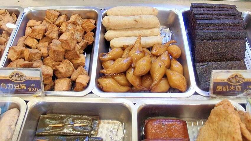 健美先生激炸滷味。先滷後炸人氣美食小吃，食尚玩家熱門推薦，必點冠軍大腸頭，一中商圈中友百貨 - 蘋果話日常