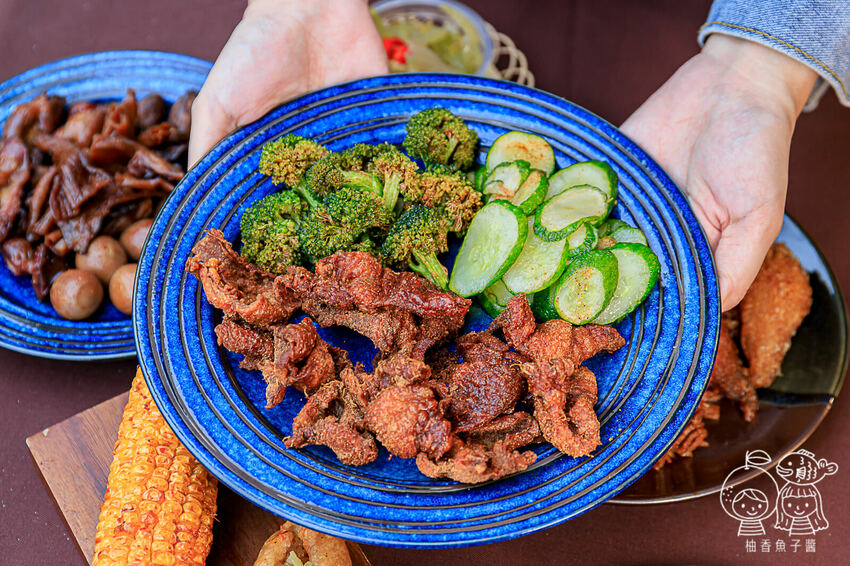 健美先生激炸滷味，先滷後炸最對味！老饕必吃冠軍大腸頭，還有南部超夯「天梯」與「口香糖」！