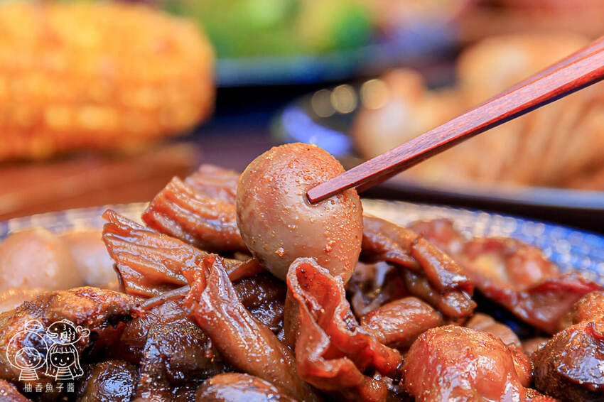 健美先生激炸滷味，先滷後炸最對味！老饕必吃冠軍大腸頭，還有南部超夯「天梯」與「口香糖」！