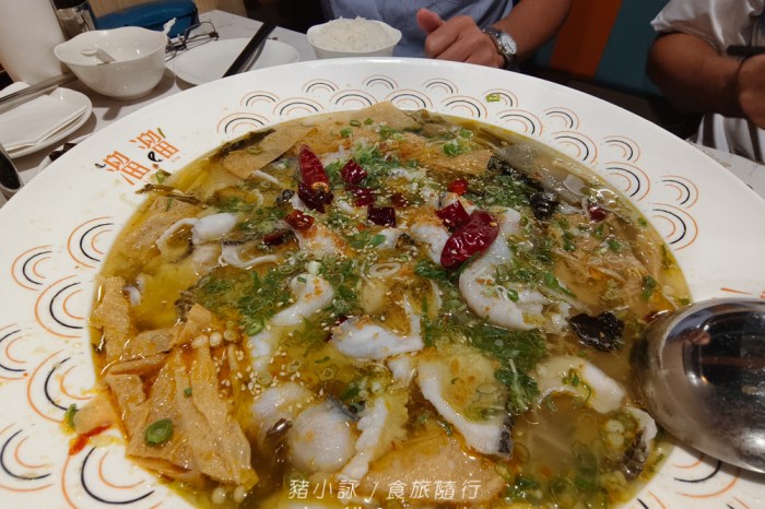 高雄龍華市場檸檬葉泰式料理!道地街邊風味,味蕾的泰式狂想曲~