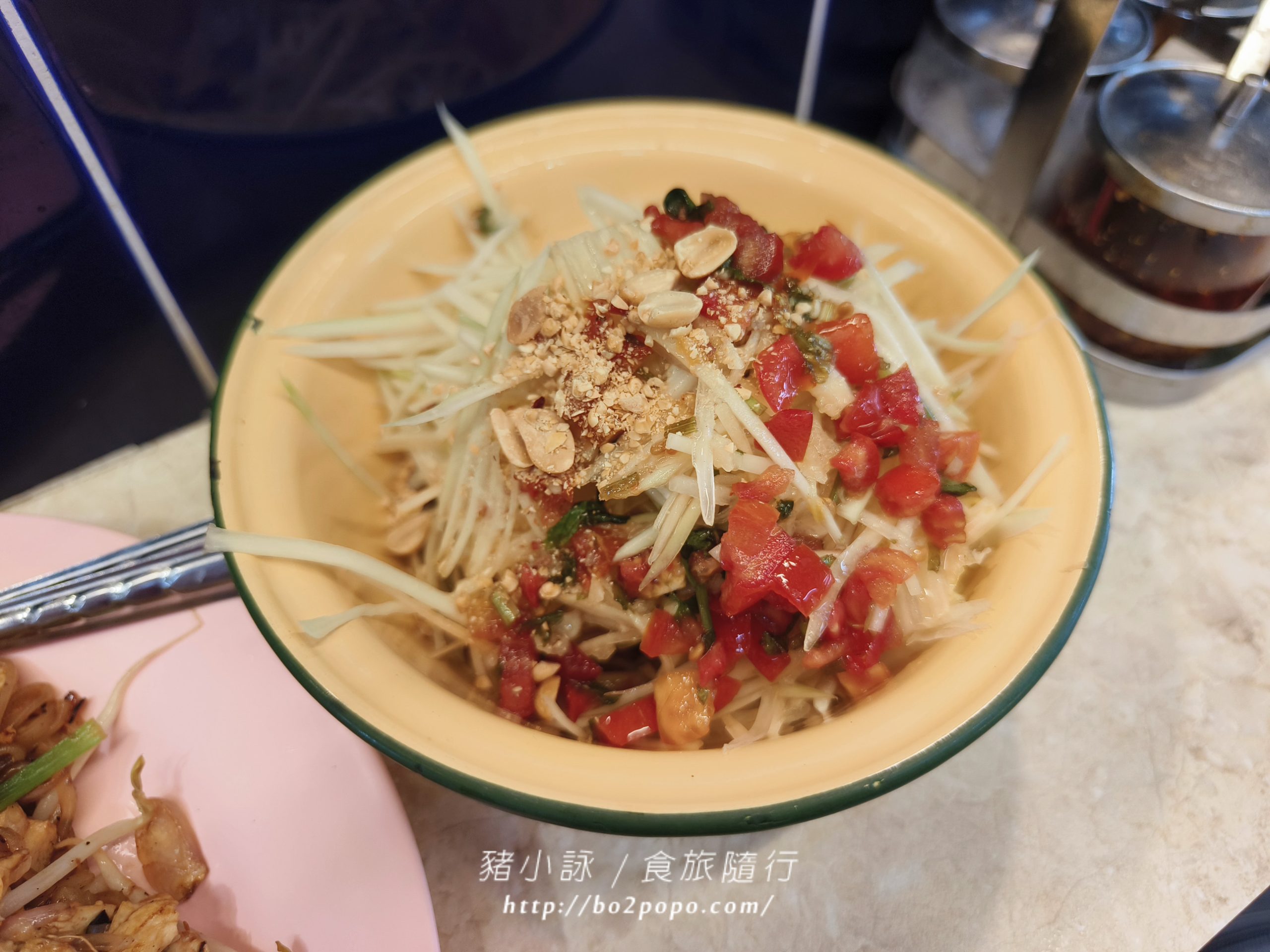 高雄龍華市場檸檬葉泰式料理!道地街邊風味,味蕾的泰式狂想曲~