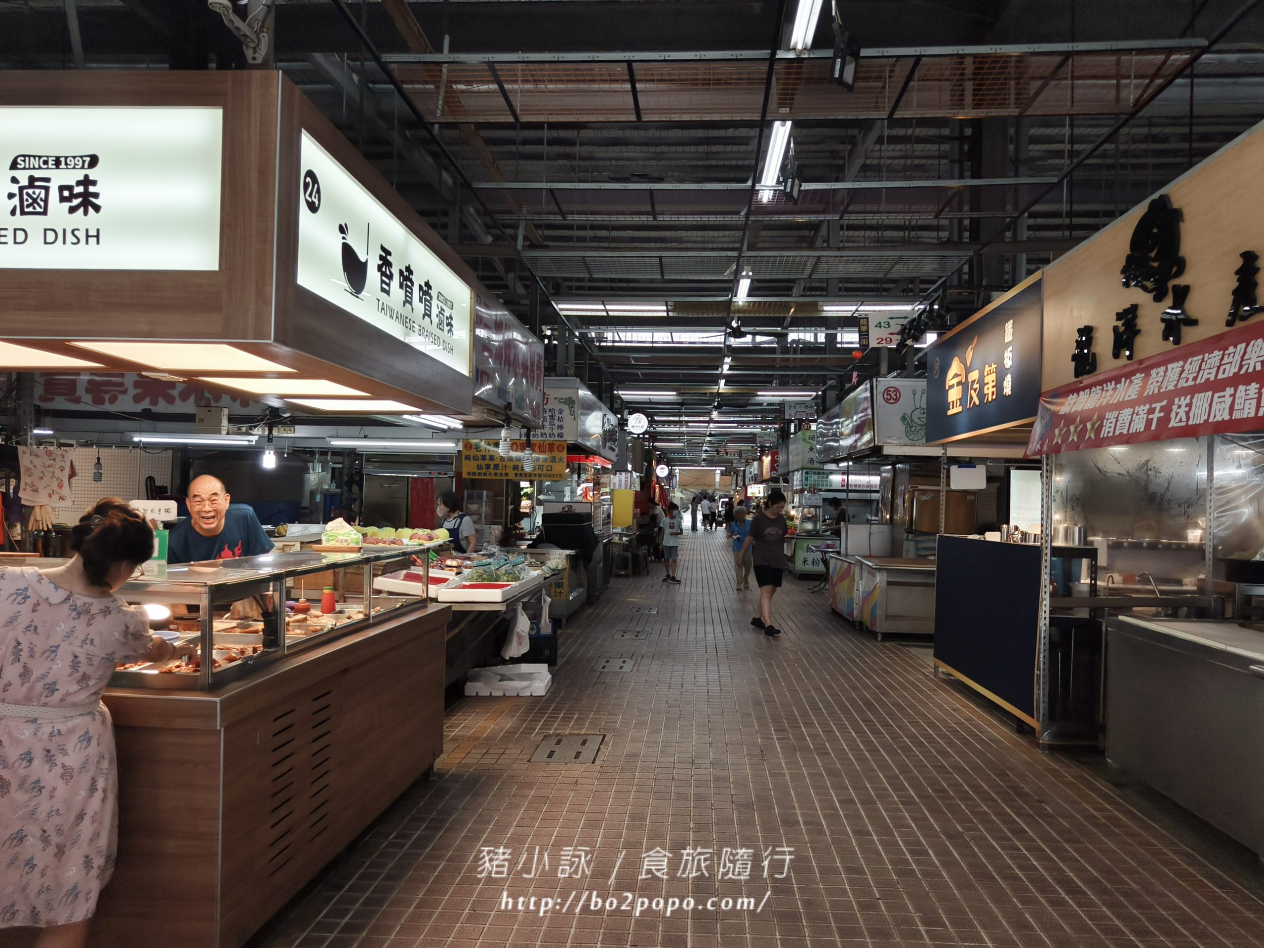 高雄龍華市場檸檬葉泰式料理!道地街邊風味,味蕾的泰式狂想曲~