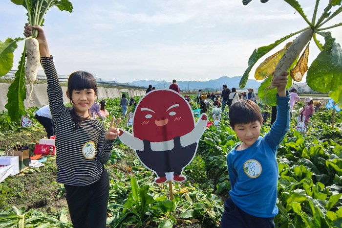 高雄龍華市場檸檬葉泰式料理!道地街邊風味,味蕾的泰式狂想曲~