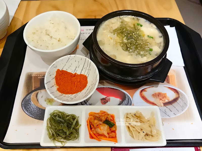 日式豆腐鍋餐廳,吃豆腐定食海鮮煎餅,天然鹽滷製作