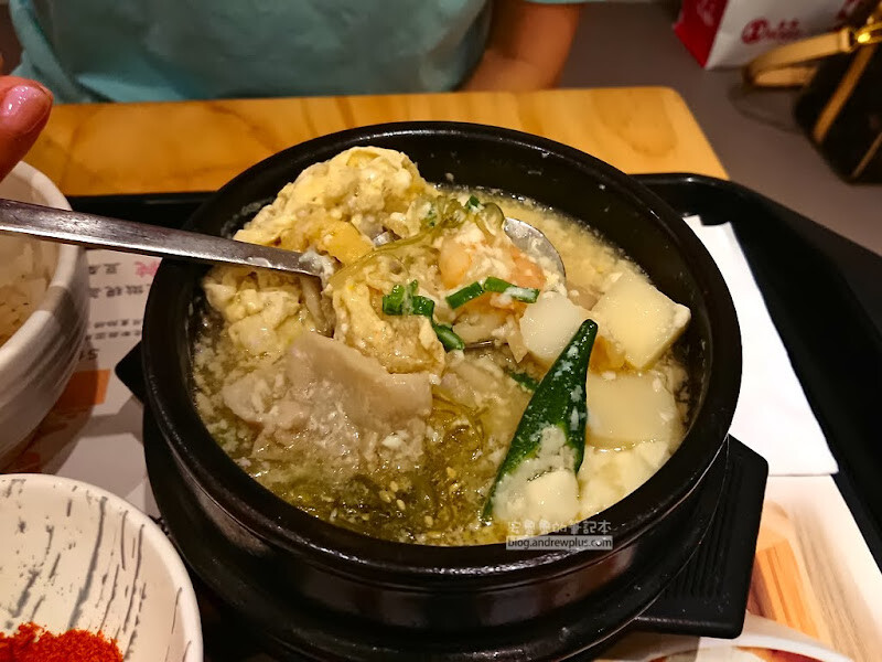 日式豆腐鍋餐廳,吃豆腐定食海鮮煎餅,天然鹽滷製作