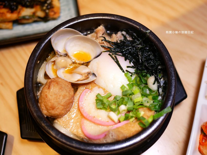 【新竹美食】東京純豆腐新竹SOGO店,新竹巨城百貨SOGO B1吃四方餐廳,日式手打烏龍麵套餐新上市!還有必吃的海之幸純豆腐鍋,鹽鹵豆腐超綿密,內文附詳細菜單價位介紹。 @熊寶小榆の旅遊日記