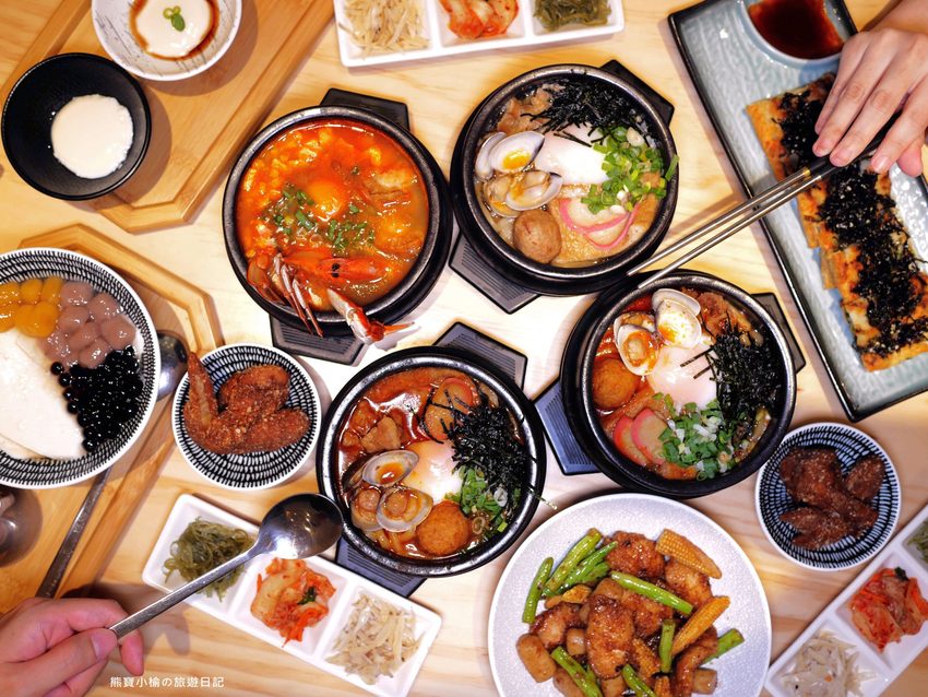 【新竹美食】東京純豆腐新竹SOGO店,新竹巨城百貨SOGO B1吃四方餐廳,日式手打烏龍麵套餐新上市!還有必吃的海之幸純豆腐鍋,鹽鹵豆腐超綿密,內文附詳細菜單價位介紹。 @熊寶小榆の旅遊日記