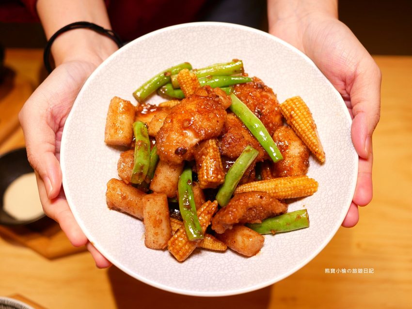 【新竹美食】東京純豆腐新竹SOGO店,新竹巨城百貨SOGO B1吃四方餐廳,日式手打烏龍麵套餐新上市!還有必吃的海之幸純豆腐鍋,鹽鹵豆腐超綿密,內文附詳細菜單價位介紹。 @熊寶小榆の旅遊日記