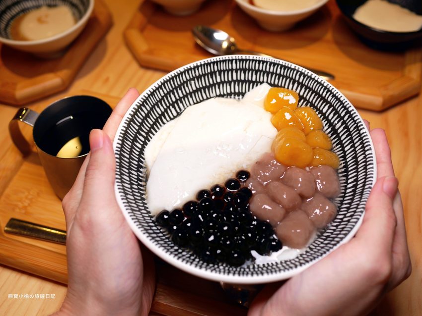 【新竹美食】東京純豆腐新竹SOGO店,新竹巨城百貨SOGO B1吃四方餐廳,日式手打烏龍麵套餐新上市!還有必吃的海之幸純豆腐鍋,鹽鹵豆腐超綿密,內文附詳細菜單價位介紹。 @熊寶小榆の旅遊日記