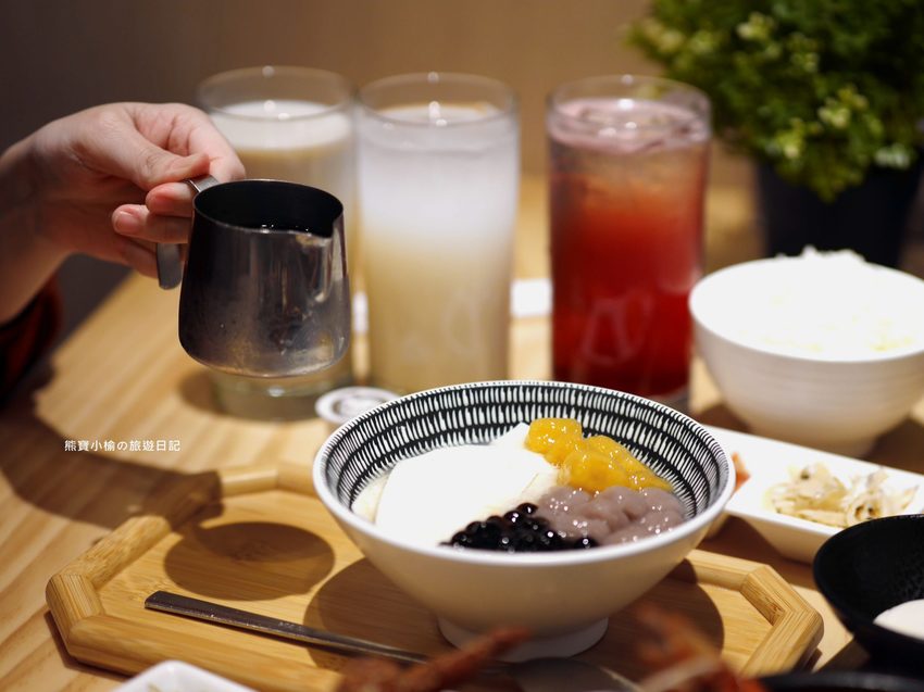 【新竹美食】東京純豆腐新竹SOGO店,新竹巨城百貨SOGO B1吃四方餐廳,日式手打烏龍麵套餐新上市!還有必吃的海之幸純豆腐鍋,鹽鹵豆腐超綿密,內文附詳細菜單價位介紹。 @熊寶小榆の旅遊日記