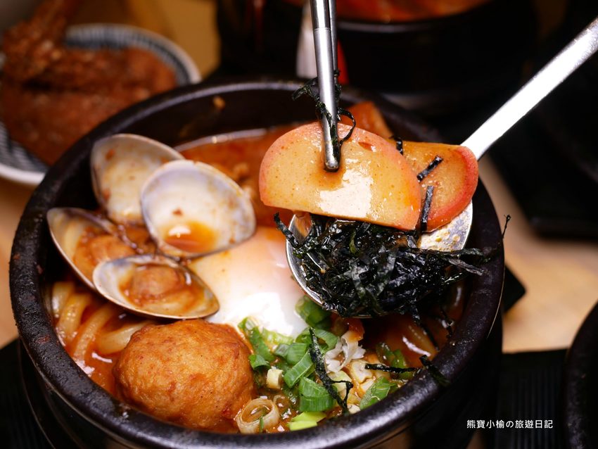 【新竹美食】東京純豆腐新竹SOGO店,新竹巨城百貨SOGO B1吃四方餐廳,日式手打烏龍麵套餐新上市!還有必吃的海之幸純豆腐鍋,鹽鹵豆腐超綿密,內文附詳細菜單價位介紹。 @熊寶小榆の旅遊日記