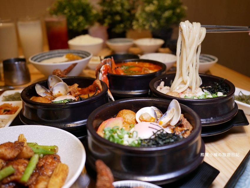 【新竹美食】東京純豆腐新竹SOGO店,新竹巨城百貨SOGO B1吃四方餐廳,日式手打烏龍麵套餐新上市!還有必吃的海之幸純豆腐鍋,鹽鹵豆腐超綿密,內文附詳細菜單價位介紹。 @熊寶小榆の旅遊日記