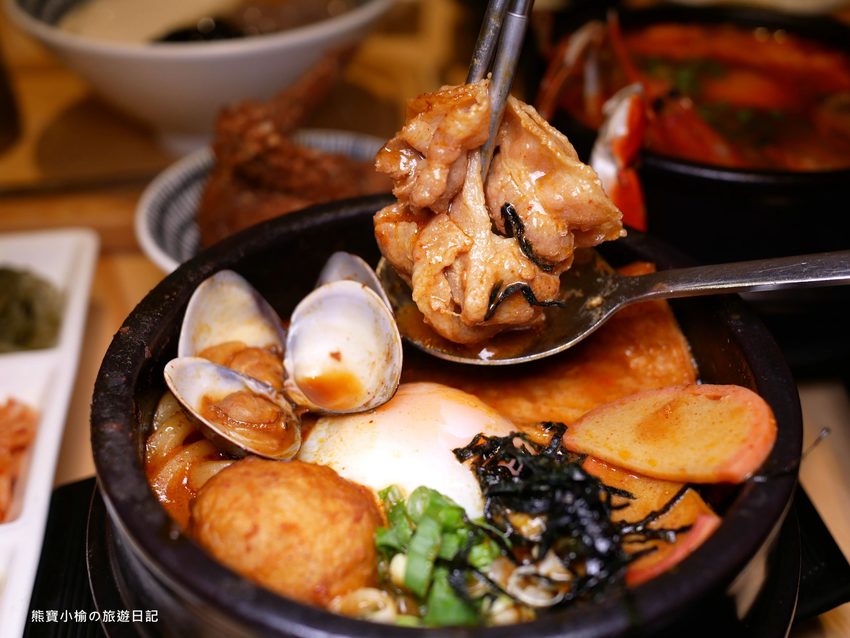 【新竹美食】東京純豆腐新竹SOGO店,新竹巨城百貨SOGO B1吃四方餐廳,日式手打烏龍麵套餐新上市!還有必吃的海之幸純豆腐鍋,鹽鹵豆腐超綿密,內文附詳細菜單價位介紹。 @熊寶小榆の旅遊日記