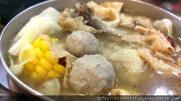 【新竹美食】東京純豆腐新竹SOGO店,新竹巨城百貨SOGO B1吃四方餐廳,日式手打烏龍麵套餐新上市!還有必吃的海之幸純豆腐鍋,鹽鹵豆腐超綿密,內文附詳細菜單價位介紹。 @熊寶小榆の旅遊日記