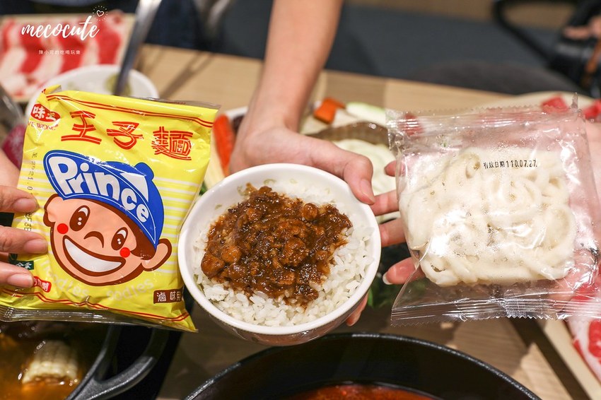 十二鍋菜單,台北火鍋,士林火鍋,火鍋消夜,石二鍋 • 12Fresh,石二鍋Fresh士林中正店,石二鍋Fresh菜單12Fresh菜單,石二鍋剝皮辣椒雞,石二鍋士林,石二鍋菜單,石二鍋訂位 @陳小可的吃喝玩樂