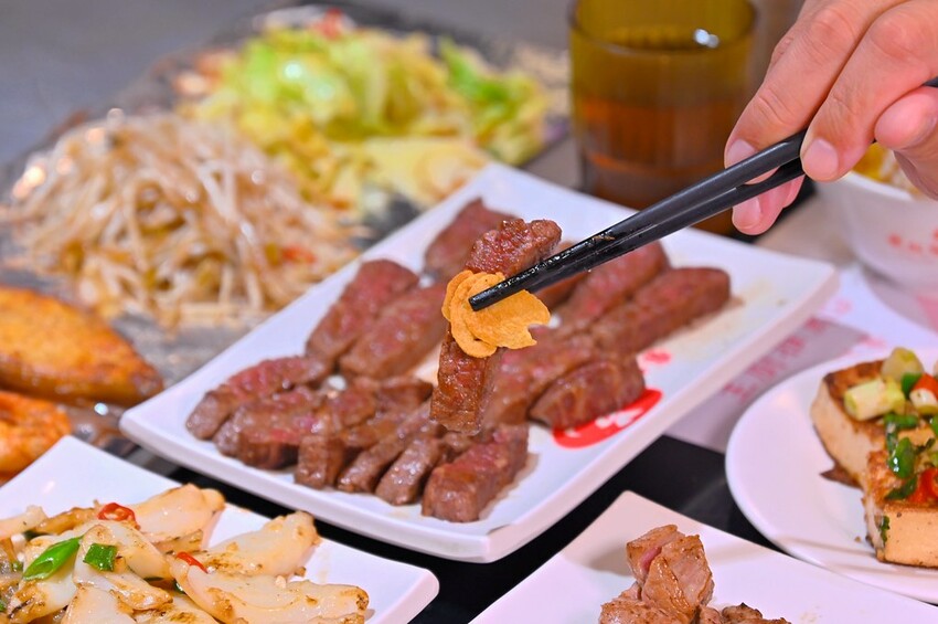 台中市東區台中30年精緻又平價台中鐵板燒老字號 獨享海陸特餐整桌超豐盛/邑鐵板燒