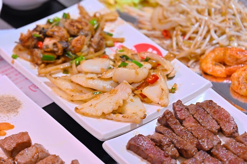 台中市東區台中30年精緻又平價台中鐵板燒老字號 獨享海陸特餐整桌超豐盛/邑鐵板燒