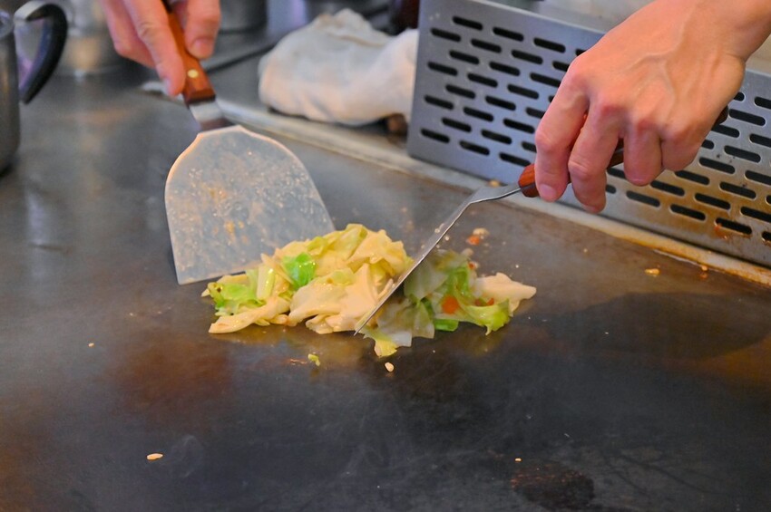 台中市東區台中30年精緻又平價台中鐵板燒老字號 獨享海陸特餐整桌超豐盛/邑鐵板燒