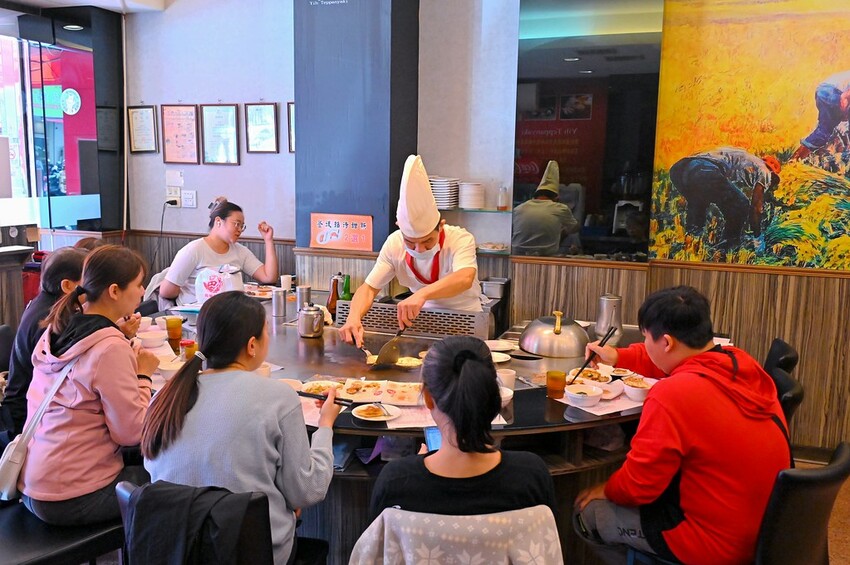 台中市東區台中30年精緻又平價台中鐵板燒老字號 獨享海陸特餐整桌超豐盛/邑鐵板燒