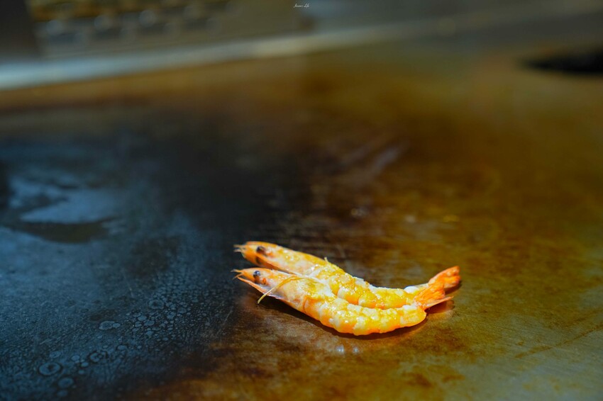 台中市東區【台中東區｜美食】邑鐵板燒。東區平價鐵板燒推薦，老字號堅持傳統料理方式，食材新鮮夠味