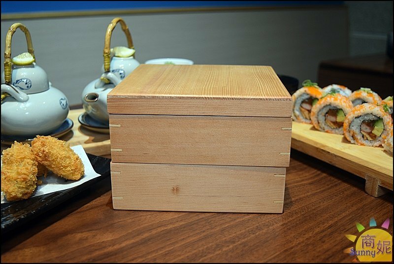 敘敘食光|網評4.6星浮誇食光寶盒!好吃好拍免服務費不限時高CP值日本料理@商妮吃喝遊樂