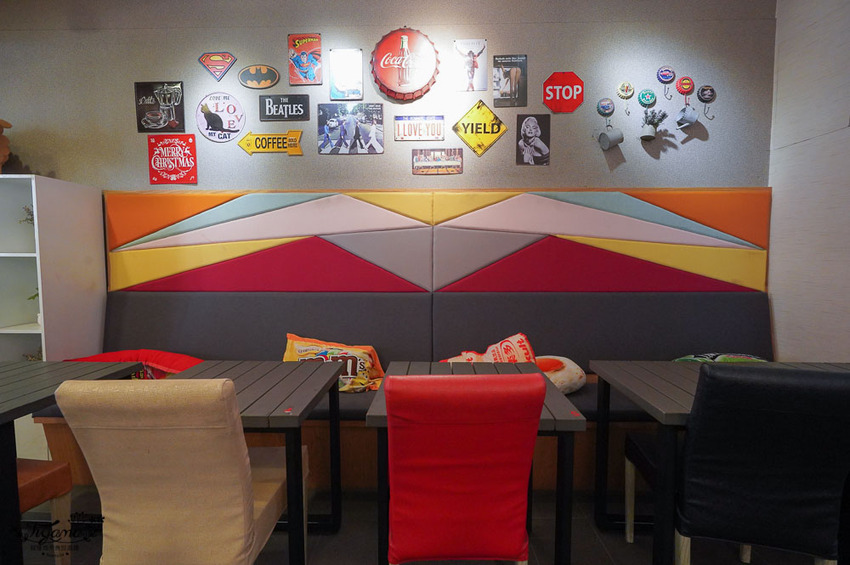 這間台南百元小資美食，好吃又便宜！！每週三咖啡7折，韓式起司拉麵、巨大顆手工水餃，近臺南市美術館2館