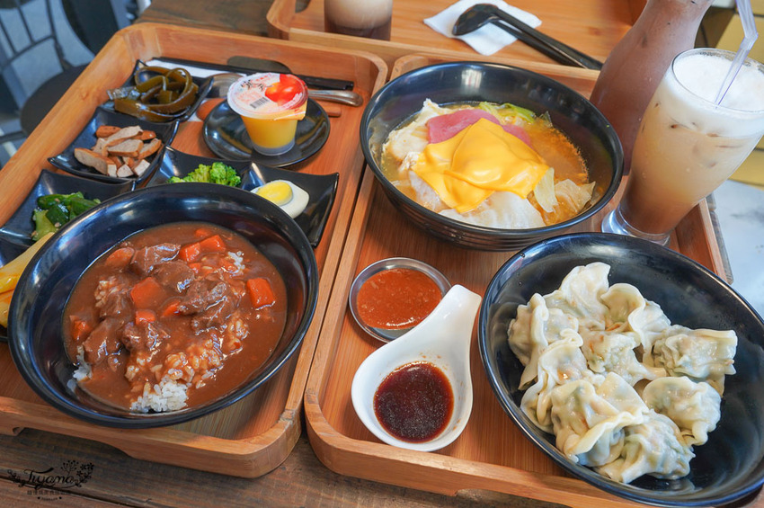 這間台南百元小資美食，好吃又便宜！！每週三咖啡7折，韓式起司拉麵、巨大顆手工水餃，近臺南市美術館2館