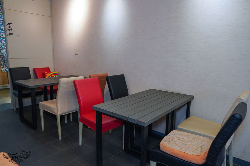 這間台南百元小資美食，好吃又便宜！！每週三咖啡7折，韓式起司拉麵、巨大顆手工水餃，近臺南市美術館2館