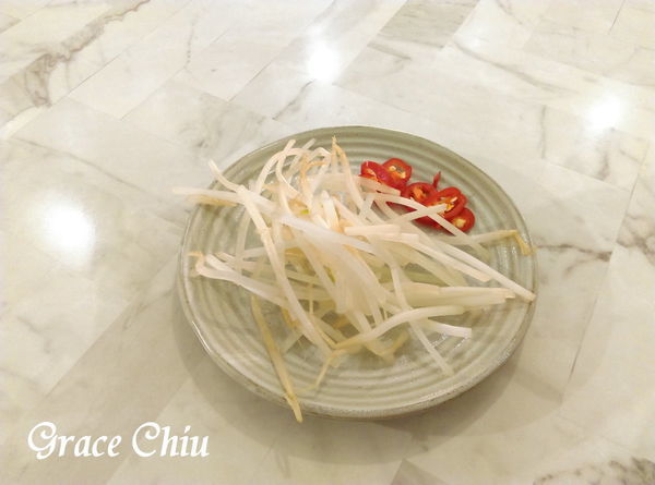 越亮 微風北車店 河粉 越南麵包 台北越式料理 台北越南料理