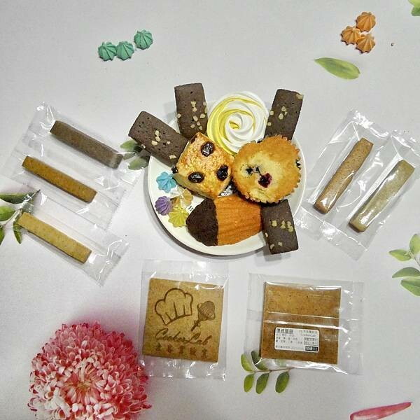 中秋明月禮盒開箱/煮客實驗室非月餅禮盒分享-減糖又好吃的美觀甜點/夢幻馬林糖-馬卡龍色超美又好吃，第一次