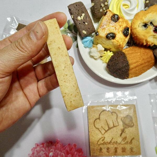 中秋明月禮盒開箱/煮客實驗室非月餅禮盒分享-減糖又好吃的美觀甜點/夢幻馬林糖-馬卡龍色超美又好吃，第一次