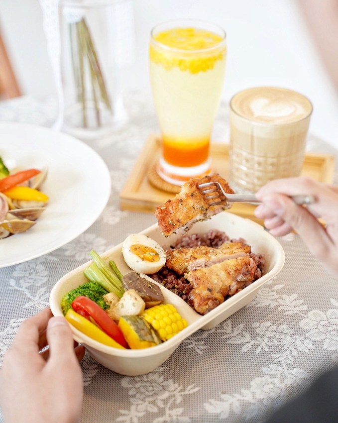 【苗栗頭份】尚順新開幕韓風『LIHO Coffee 輕食餐盒』，主打少油少鹽健康餐盒，還有咖啡、氣泡飲料、下午茶心型鬆餅優惠套餐可以選擇！ - 阿華田的美食日記