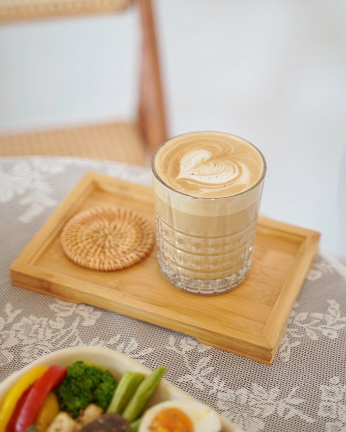 【苗栗頭份】尚順新開幕韓風『LIHO Coffee 輕食餐盒』，主打少油少鹽健康餐盒，還有咖啡、氣泡飲料、下午茶心型鬆餅優惠套餐可以選擇！ - 阿華田的美食日記