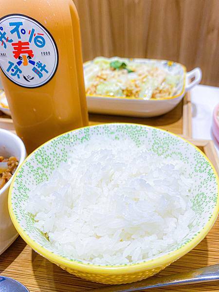 (台北小南門站)我不怕你泰胖 中正區泰式料理推薦 平價好吃 檸檬魚超大條!肉質鮮美 打拋豬套餐 超好喝泰式奶茶