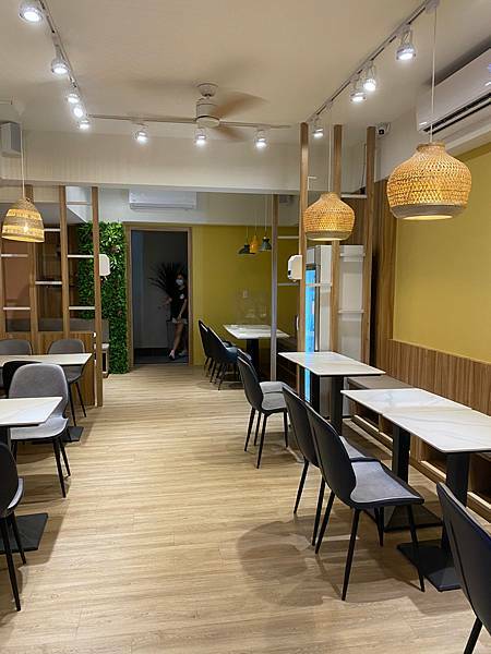 (台北小南門站)我不怕你泰胖 中正區泰式料理推薦 平價好吃 檸檬魚超大條!肉質鮮美 打拋豬套餐 超好喝泰式奶茶