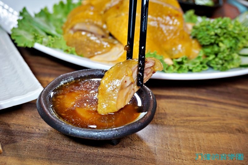 【忠孝復興】林美如 海鮮。熱炒。燒烤。酒場-google好評4.6顆星！數十種精釀啤酒、清酒以及超多的下酒菜、生猛海鮮超夠味，重點是CP值高！