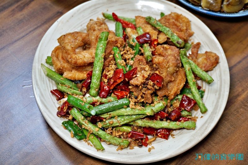 【忠孝復興】林美如 海鮮。熱炒。燒烤。酒場-google好評4.6顆星！數十種精釀啤酒、清酒以及超多的下酒菜、生猛海鮮超夠味，重點是CP值高！