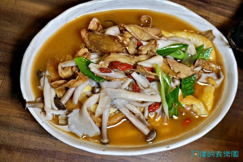 【忠孝復興】林美如 海鮮。熱炒。燒烤。酒場-google好評4.6顆星！數十種精釀啤酒、清酒以及超多的下酒菜、生猛海鮮超夠味，重點是CP值高！