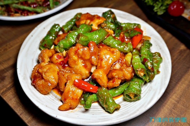 【忠孝復興】林美如 海鮮。熱炒。燒烤。酒場-google好評4.6顆星！數十種精釀啤酒、清酒以及超多的下酒菜、生猛海鮮超夠味，重點是CP值高！