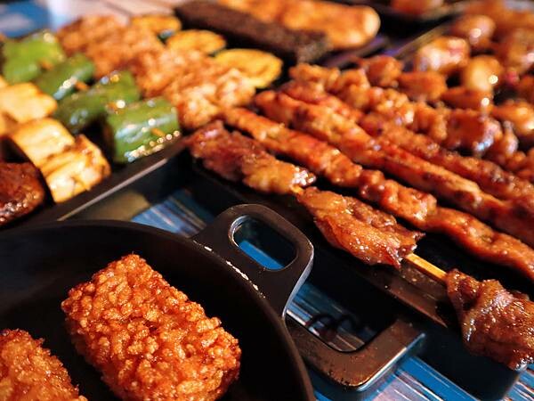 新北 板橋 食記 HIGH串燒 單身狗無罪.沒喝幾杯別裝醉~板橋區好吃到沒朋友的平價串燒店新北