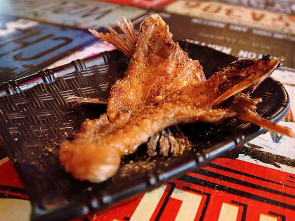 新北 板橋 食記 HIGH串燒 單身狗無罪.沒喝幾杯別裝醉~板橋區好吃到沒朋友的平價串燒店新北