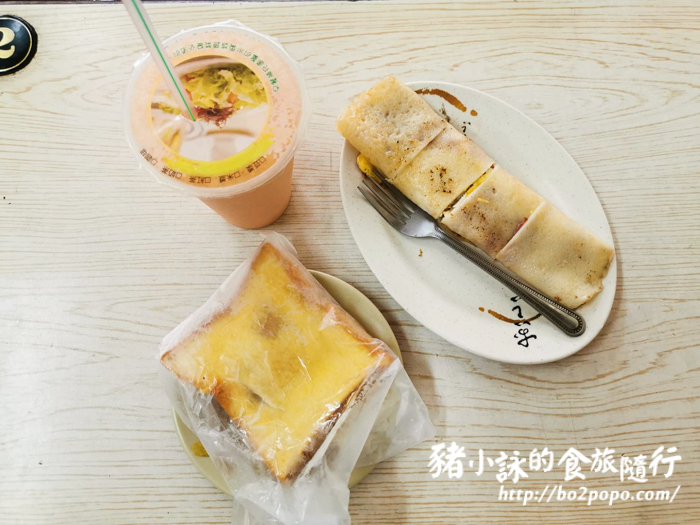 高雄。岡山》老字號新源發早餐店。清新獨特木瓜醬烤吐司(食尚玩家介紹) - 豬小詠的食旅隨行